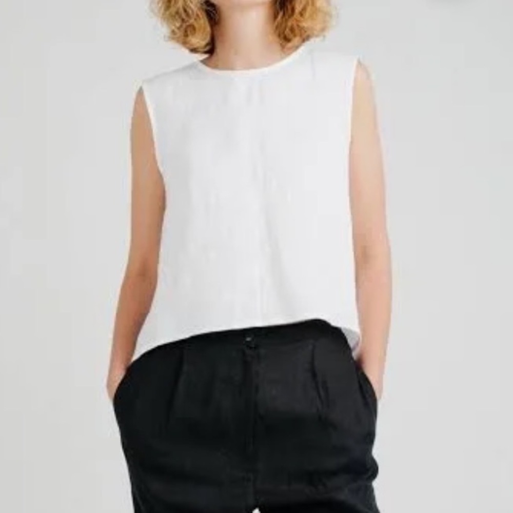 Classic White Sleeveless Tank Top - Women